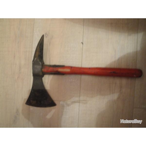 HACHE DE SAPEUR POMPIER SIGNEE " LE BORGNE" ANALOGIE AVEC CELLE DE MARINE Mle 1833
