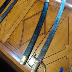 Sabre briquet gaillardy nombreux poin&ccedil;ons garde et lame complet avec fourreau tr&egrave;s bon &eacute;tat