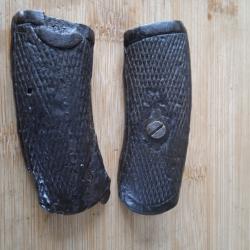 Paire de plaquette en bois original + vis pour revolver 1873