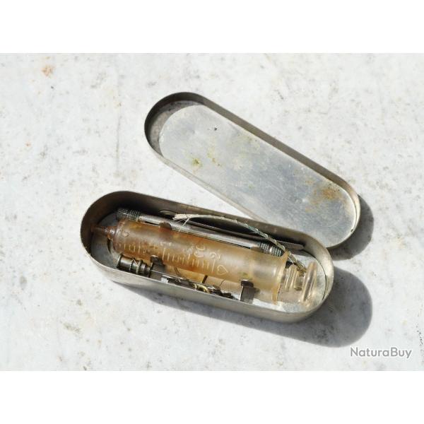 FRANCE 1940 - Service de sant� - verre en boite m�tallique ref MAY25SER001