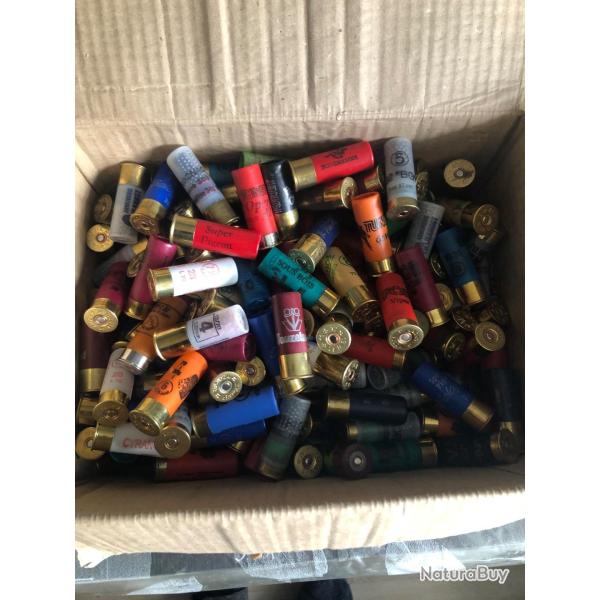 gros  lot  plus de 8kg de cartouches toutes marques tout plombs, tout gramage cal 12 port offert