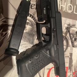 Glock 17 9mm P.A.K