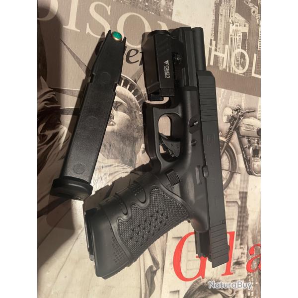 Glock 17 9mm P.A.K