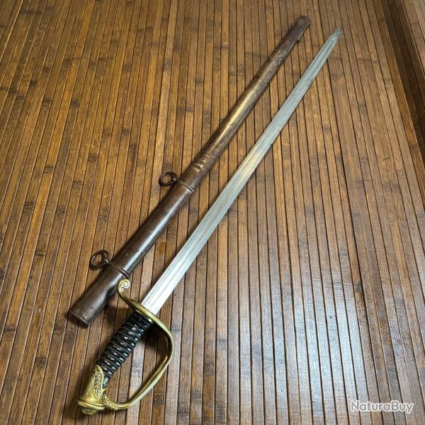 SABRE DE CAVALERIE FRANCE XlX �me au model 1845-55 AVEC SON FOURREAU
