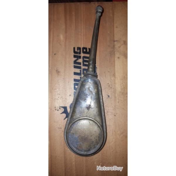 Burette d'huile en laiton de 1880