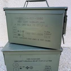 Lot de deux caisses &agrave; munitions vides en m&eacute;tal