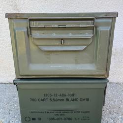 Lot de deux caisses &agrave; munitions vides vertes