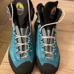 chaussures d'alpinisme / trekking La Sportiva (gamme Trango, Gore-Tex, semelle Vibram)