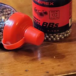 Deux lots de 1500 billes d'acier UMAREX de calibre 4,5 mm pour airgun avec bec verseur