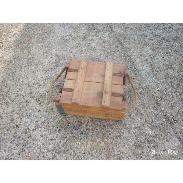 grande caisse bois munitions pour grenade � main 1988 � priori?