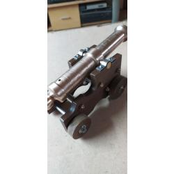 Canon d'artillerie a poudre noir