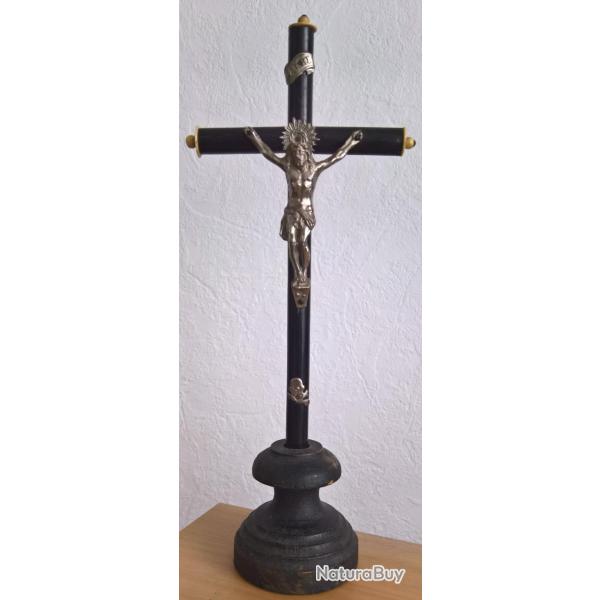 Crucifix d'autel, de table 19�me si�cle