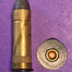 Une tr&egrave;s belle 577 Snider Canadienne en feuilard de laiton roul&eacute;e ,poudre noire ,Cat : D