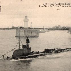 Carte Postale - Sous-Marin le "Lutin" sortant du Port -La Pallice-Rochelle -N&deg;7680