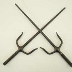 art martiaux sai de combat noir pour ench&egrave;re 1� sans prix de r&eacute;serve