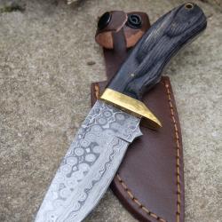 Skinner Couteau de Chasse Damas Lame 256 Couches Manche Bois Brown/Acier Fabric Artisan Etui Cuir