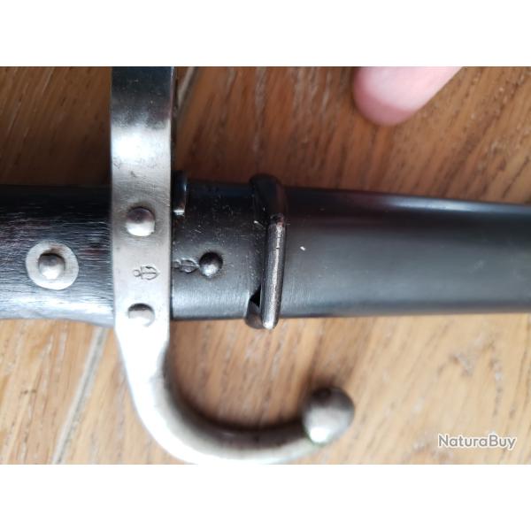 Belle baillonette ancienne de marine, dans un superbe �tat, bien poin�onn� de l'ancre.