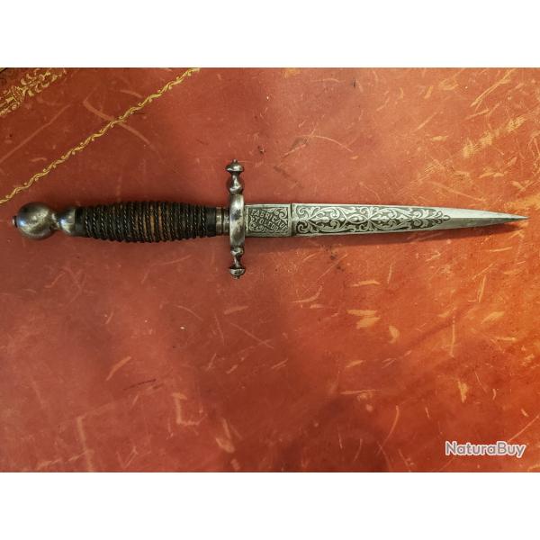 Tr�s belle dague ancienne de vertu tol�de toledo