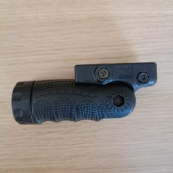 Poign&eacute;e FAB Defense