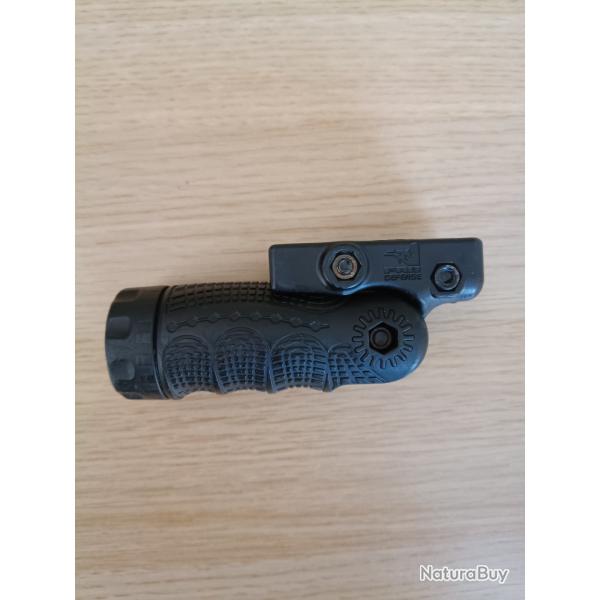 Poign�e FAB Defense