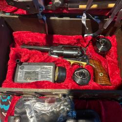 Pietta 1858 Sheriff modif + holster + barillet + moule ogivales + presse avec dosette + 250 amorces