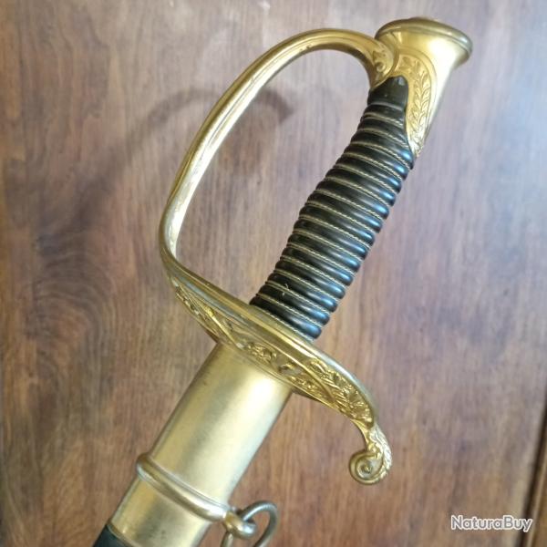 Exceptionnel sabre d'officier d'infanterie Mle 1845, dans sa dorure.