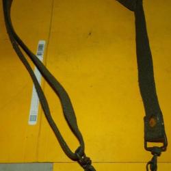 BRETELLE EN TOILE POUR P.M&nbsp; MAT 49 , LA BRETELLE EN TOILE ETAIT PLUTOT RESERVE AUX PARACHUTISTES&nbsp; ,