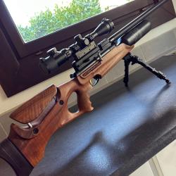 HATSAN NOVASTAR 5.5 cal. PCP.  Version haute puissance. Cat C avec accessoires Comme neuf