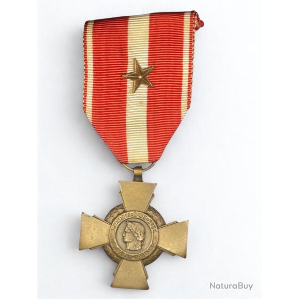 (17.002) Croix de la Valeur militaire