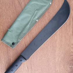 Machette noire avec son &eacute;tui
