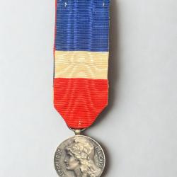 (118.003) M&eacute;daille d'honneur Commerce - Travail - Industrie