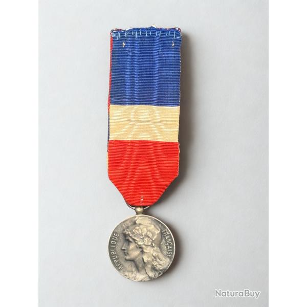 (118.003) M�daille d'honneur Commerce - Travail - Industrie