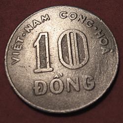 Vietnam, piece de 10 dong de 1964 ttb diametre 25,3 mm