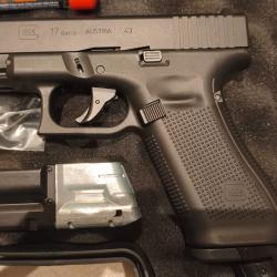 Pack Glock 17 Gen 5 T4E .43 + chargeur d'urgence avec billes poivres - NEUF