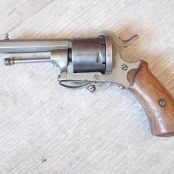 Revolver &agrave; broche ELG (Li&egrave;ge). Calibre 7 mm. Poin&ccedil;on : F &eacute;toil&eacute;.
