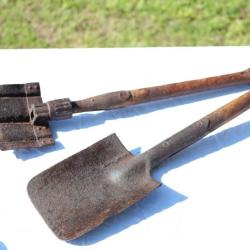 Lot 2 pelles en l'&eacute;tat Klappspaten mod&egrave;le 1938 WWII troupe d'occupation en Normandie 1944