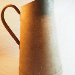 Broc d'aluminium &agrave; eau  1940 - troupe d'occupation en Normandie 1944