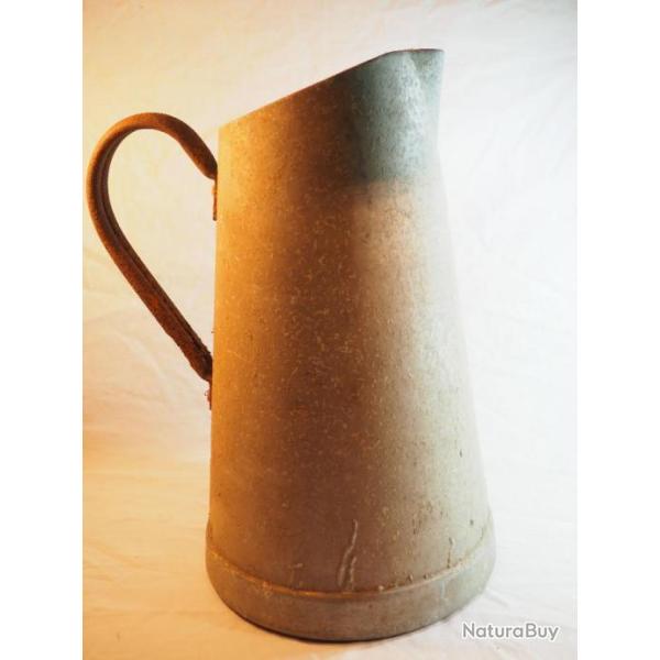 Broc d'aluminium � eau  1940 - troupe d'occupation en Normandie 1944