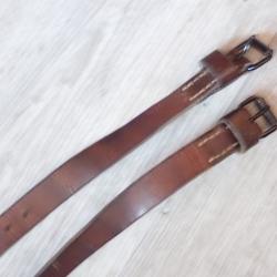 Lot de 2 lani&egrave;res en cuir. Brellage, paquetage sac &agrave; dos. L : 64 cm