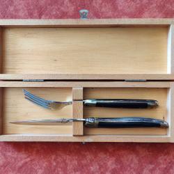 Couteau Laguiole Fourchette de table neufs de chez 'Forge de Laguiole' Corne noire