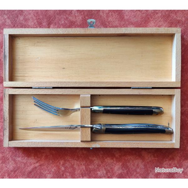 Couteau Laguiole Fourchette de table neufs de chez 'Forge de Laguiole' Corne noire