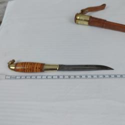 Couteau finlandais type Puukko - manche cuir/laiton - t&ecirc;te de cheval - avec &eacute;tui