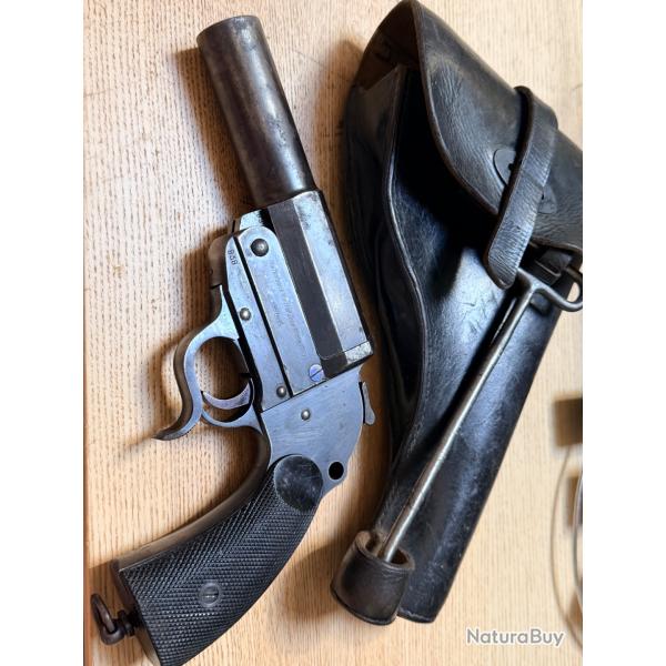 RARISSIME Leuchtpistole mod�le 26 + �tui + baguette