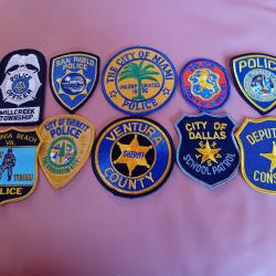 Lot 3 de 10 patchs brod&eacute;s de la police am&eacute;ricaine.