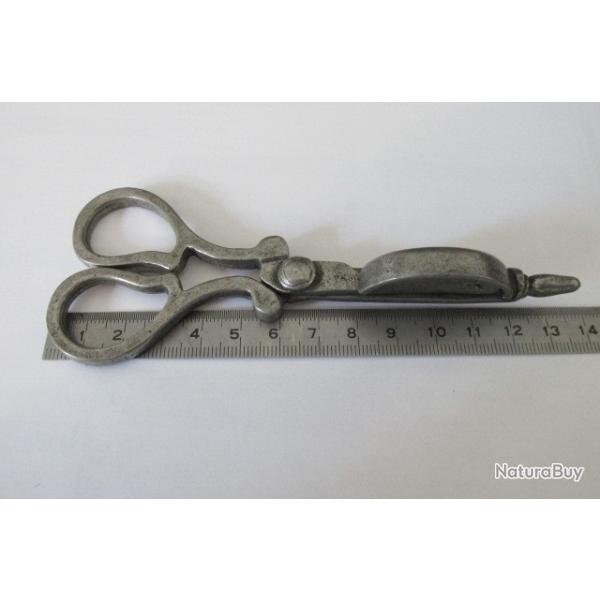 �teignoir de bougie ciseaux