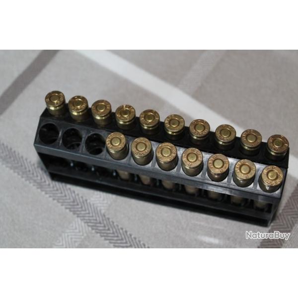 Boites de .35 REMINGTON  ,incompl�te.