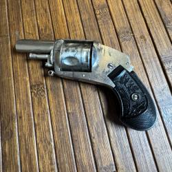 PETIT REVOLVER Hammerless  BULLDOG PUPPY CALIBRE 320