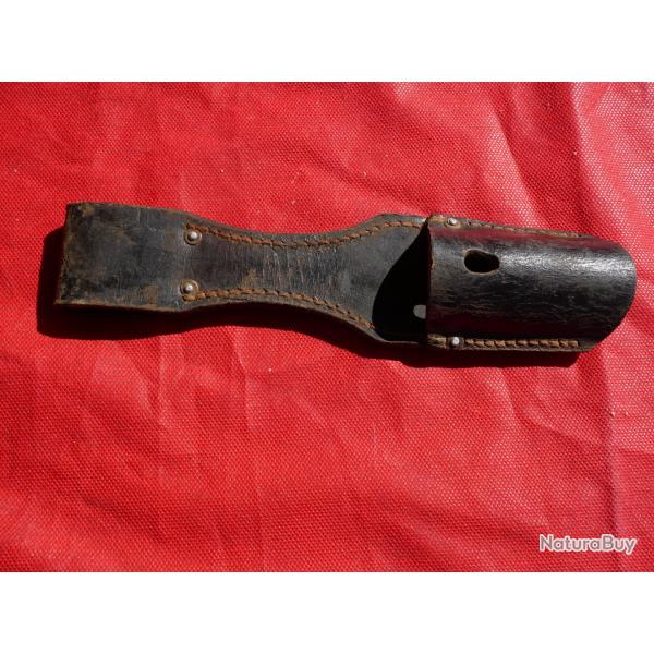 Gousset de Ba�onnette MAUSER 84/98 en cuir noir BENSBERG 1942, mod�le infanterie sans "bracelet"