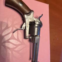 Revolver &agrave; broche ELG (Li&egrave;ge). Calibre 7 mm.