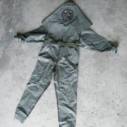 Ensemble combinaison et masque NBC M66 de l'arm&eacute;e Fran&ccedil;aise